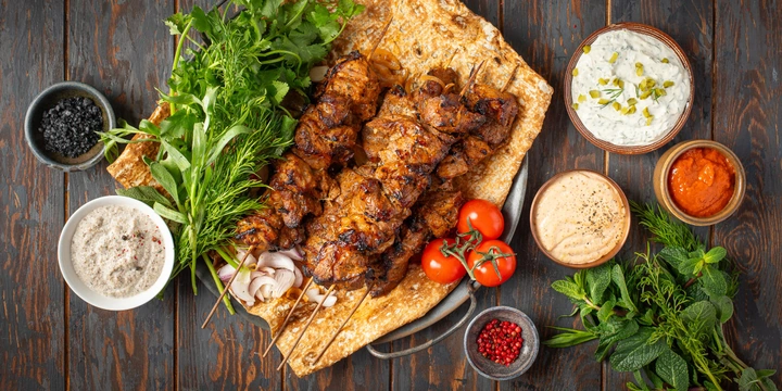 Вкусы мира: рецепты соусов к&nbsp;шашлыку для&nbsp;тех, кому не только кетчуп подавай