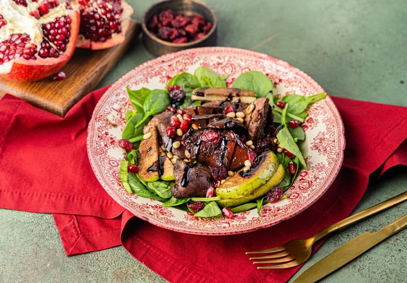 Рецепт «Тёплый салат с&nbsp;куриной печенью»