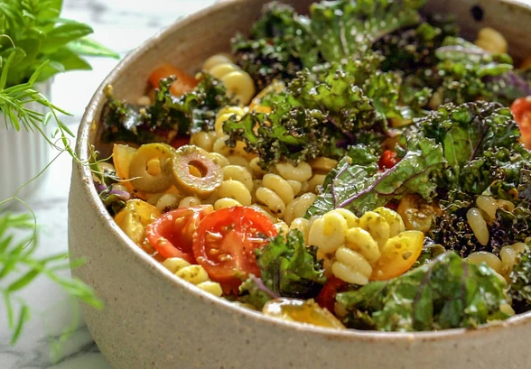 Рецепт «Тёплый салат с&nbsp;пастой»