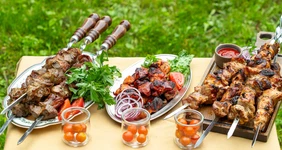 Какой шашлык самый вкусный? Готовим по&nbsp;самым популярным рецептам и&nbsp;выбираем