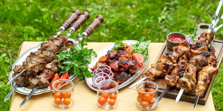 Какой шашлык самый вкусный? Готовим по&nbsp;самым популярным рецептам и&nbsp;выбираем
