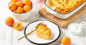 Творожная запеканка с&nbsp;морковью и&nbsp;персиком