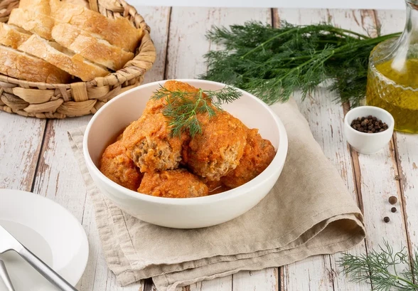 Рецепт «Тефтели с&nbsp;рисом и&nbsp;подливкой»