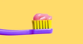 Профессиональная чистка зубов дома: что можно и&nbsp;нельзя использовать