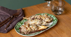 Баклажаны, запечённые с&nbsp;говяжьим фаршем и&nbsp;сыром