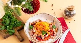 Салат с&nbsp;цыплёнком и&nbsp;сальсой из&nbsp;болгарского перца