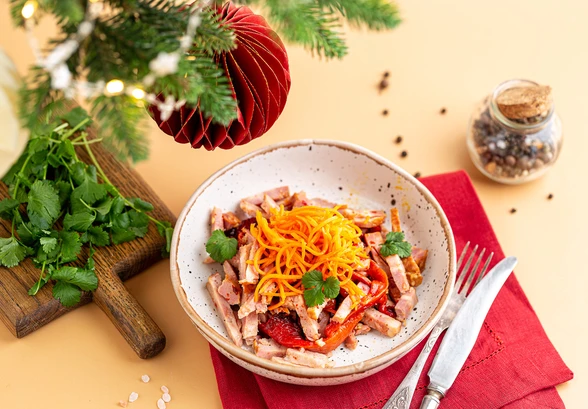 Рецепт «Салат с&nbsp;цыплёнком и&nbsp;сальсой из&nbsp;болгарского перца»