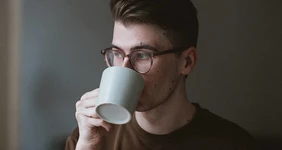 Что ест и&nbsp;пьёт студент, когда есть деньги и&nbsp;их нет