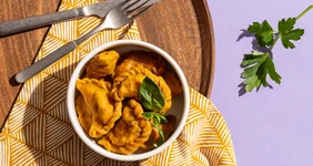 Вареники с&nbsp;печёной картошкой и&nbsp;жареным луком