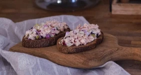 Бутерброд с&nbsp;тунцом