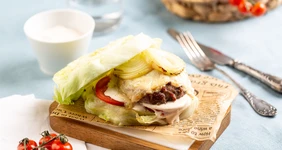 Бургер на&nbsp;подушке из&nbsp;салата