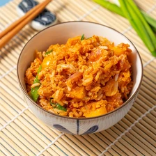 Жареный рис с&nbsp;овощами и&nbsp;яйцом