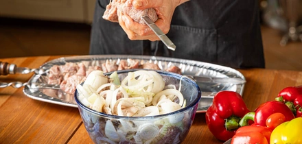 Какой шашлык самый вкусный? Готовим по&nbsp;самым популярным рецептам и&nbsp;выбираем