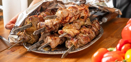 Какой шашлык самый вкусный? Готовим по&nbsp;самым популярным рецептам и&nbsp;выбираем