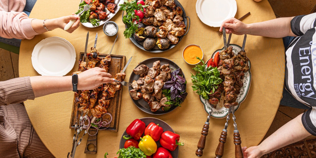 Какой шашлык самый вкусный? Готовим по&nbsp;самым популярным рецептам и&nbsp;выбираем