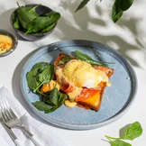 Яйца бенедикт с&nbsp;лососем