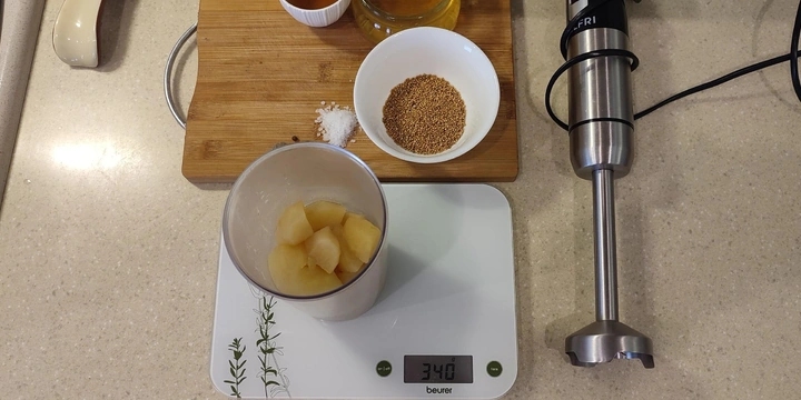 Эксперимент: варим яблочно-медовую горчицу