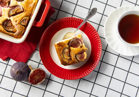 Рецепт «Творожная запеканка с&nbsp;инжиром»