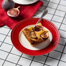 Творожная запеканка с&nbsp;инжиром