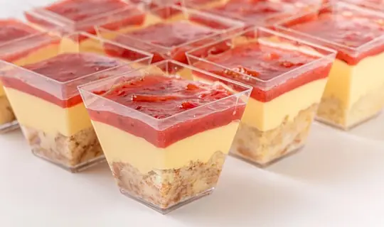 Десерт «Манго-клубника» в&nbsp;стаканчиках, 12 шт