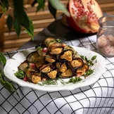 Рулетики из&nbsp;баклажанов с&nbsp;хумусом