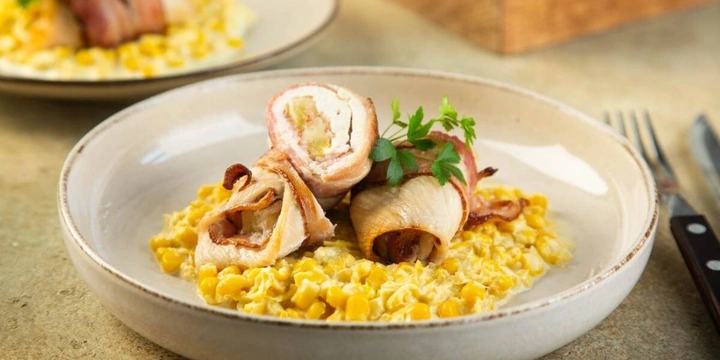 К праздничному столу: рецепты горячего, салатов, закусок и&nbsp;десертов