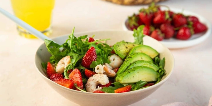 К праздничному столу: рецепты горячего, салатов, закусок и&nbsp;десертов