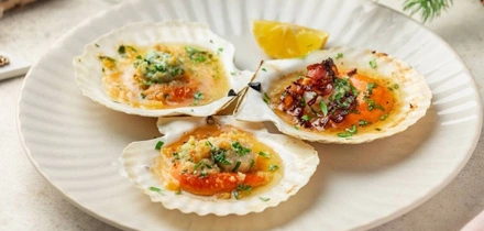 К праздничному столу: рецепты горячего, салатов, закусок и&nbsp;десертов