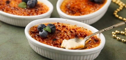 К праздничному столу: рецепты горячего, салатов, закусок и&nbsp;десертов