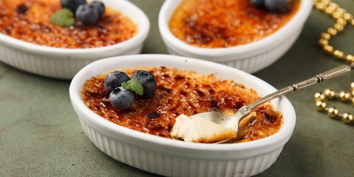 К праздничному столу: рецепты горячего, салатов, закусок и&nbsp;десертов