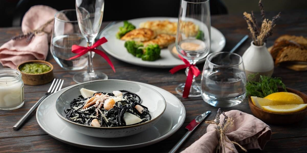 Как красиво сервировать стол: 3 совета тем, кто никак не решится