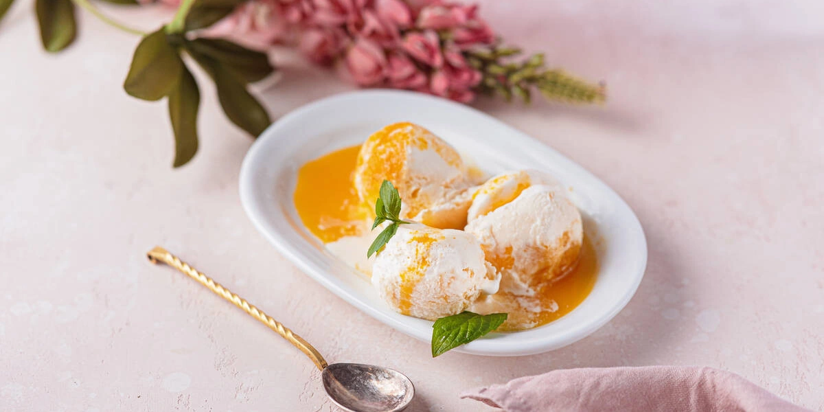 Домашнее мороженое: рецепты из&nbsp;сливок, молока, сырные и&nbsp;с&nbsp;необычным топпингом