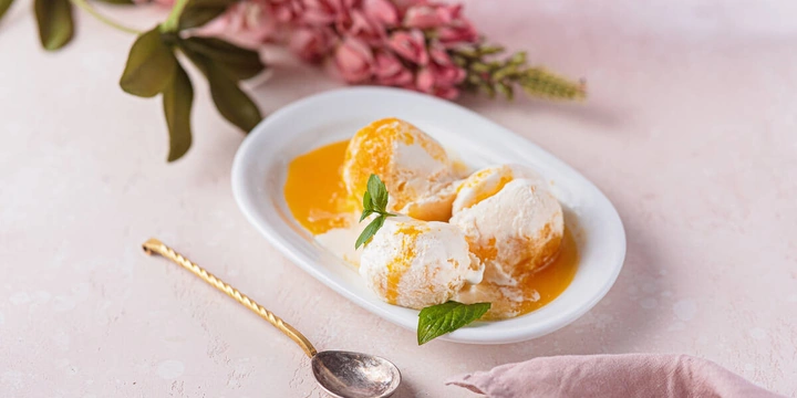 Домашнее мороженое: рецепты из&nbsp;сливок, молока, сырные и&nbsp;с&nbsp;необычным топпингом