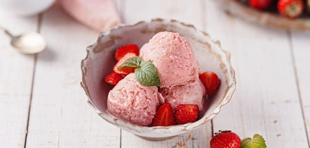 Домашнее мороженое: рецепты из&nbsp;сливок, молока, сырные и&nbsp;с&nbsp;необычным топпингом