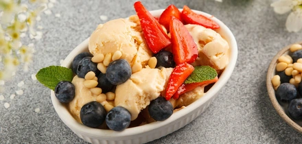 Домашнее мороженое: рецепты из&nbsp;сливок, молока, сырные и&nbsp;с&nbsp;необычным топпингом