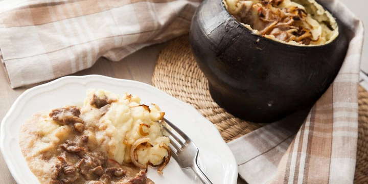 Готовим в&nbsp;духовке: 17 рецептов в&nbsp;горшочках и&nbsp;без