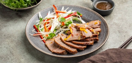 Готовим в&nbsp;духовке: 17 рецептов в&nbsp;горшочках и&nbsp;без