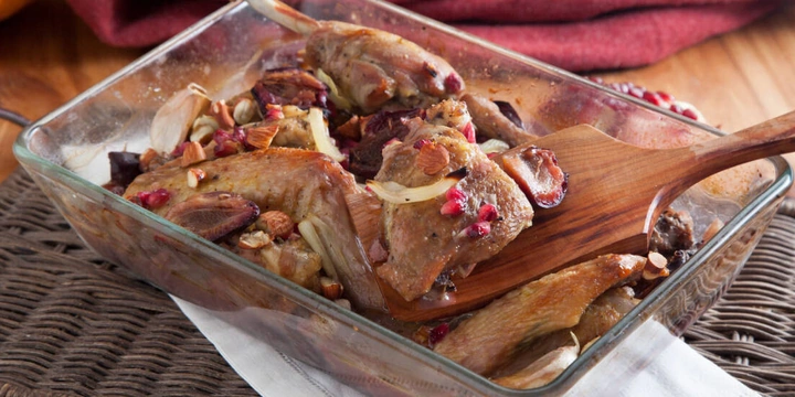 Готовим в&nbsp;духовке: 17 рецептов в&nbsp;горшочках и&nbsp;без