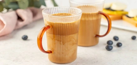 Домашний лимонад, ягодный смузи и&nbsp;кофе со льдом: рецепты холодных напитков