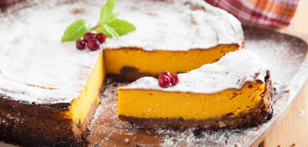 От горячего до&nbsp;десерта: 10 рецептов из&nbsp;творога, которые не займут много времени