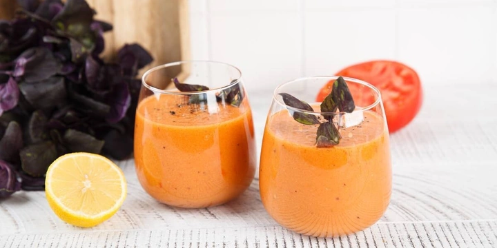 Рецепты для&nbsp;дачи: как готовить окрошку и&nbsp;клубничный суп