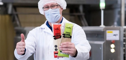 Николай Медведков — руководитель цеха по&nbsp;изготовлению азиатской лапши