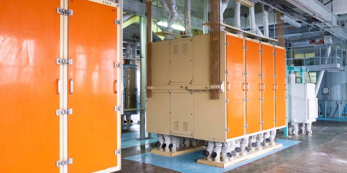 Здесь за&nbsp;один день смалывается 550 тонн зерна и&nbsp;производится 418 тонн муки