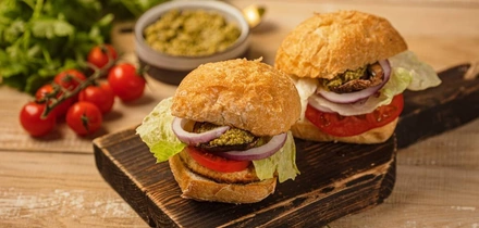 Как сделать бургеры в&nbsp;домашних условиях: рецепты котлет, соусов и&nbsp;советы кулинаров