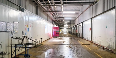 Проводник экскурсионной группы «ВкусВилл» в&nbsp;мир шампиньонов — Андрей Трищенков, технолог «Национальной грибной компании Кашира»