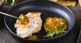 Соус из&nbsp;хурмы и&nbsp;куриное филе в&nbsp;специях