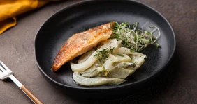 Морской окунь с&nbsp;фенхелем и&nbsp;яблочным сидром