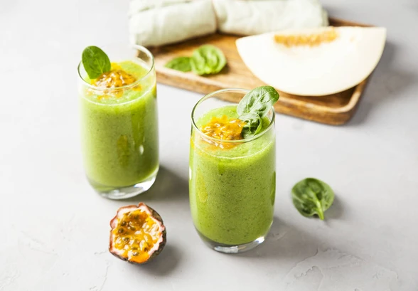 Рецепт «Зеленый смузи Дыня-маракуйя»