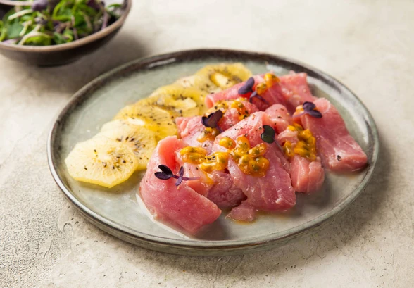 Рецепт «Севиче из&nbsp;тунца с&nbsp;киви и&nbsp;маракуйей»