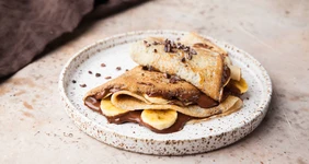 Блинчики с&nbsp;бананом и&nbsp;фундучной пастой